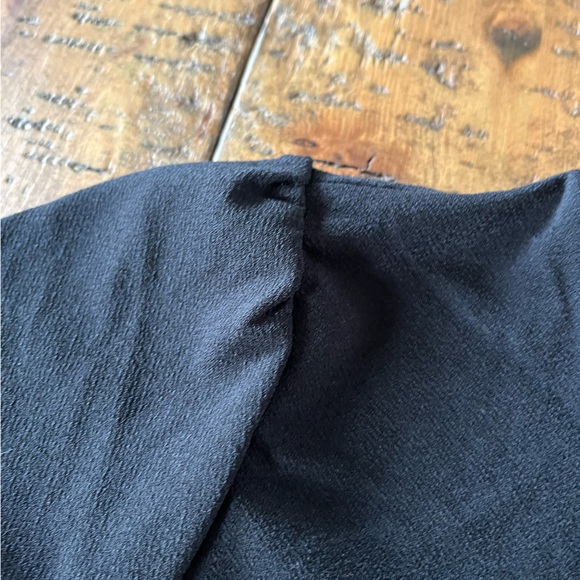 Banana Republic Women’s Black Cross Drape V Neck Blouse - Small - Picture 8 of 8